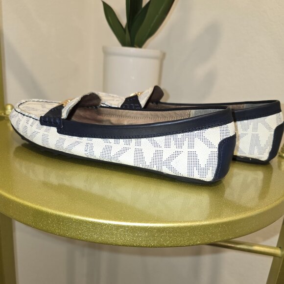 Michael Kors Shoes - Picture 4 of 9